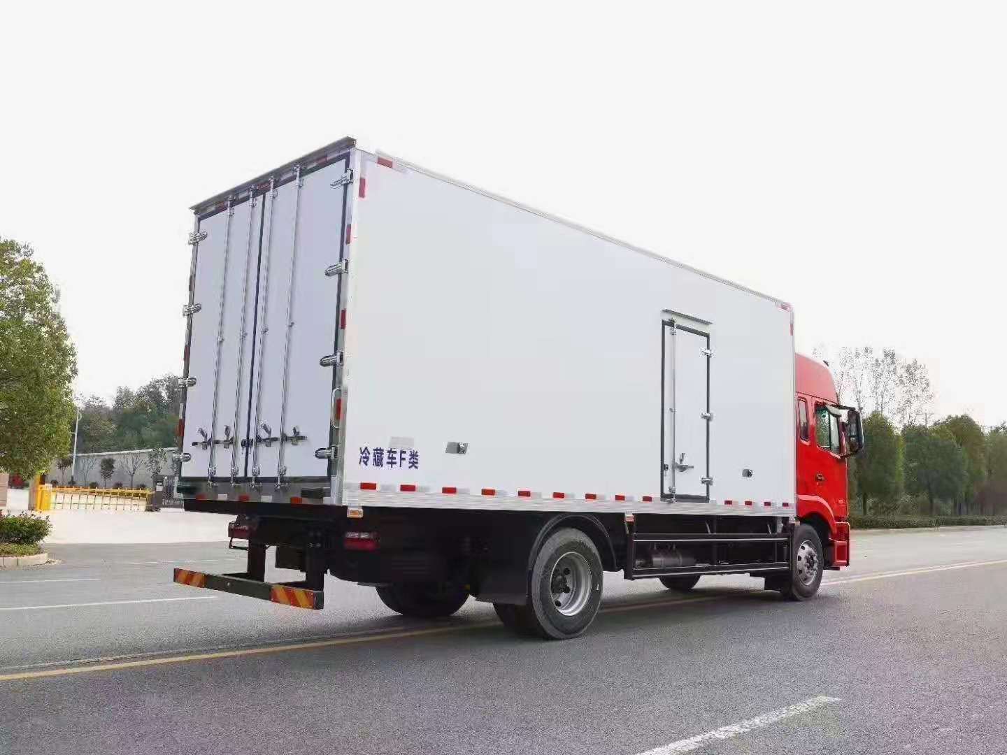 國六江淮格爾發6.8米冷藏車