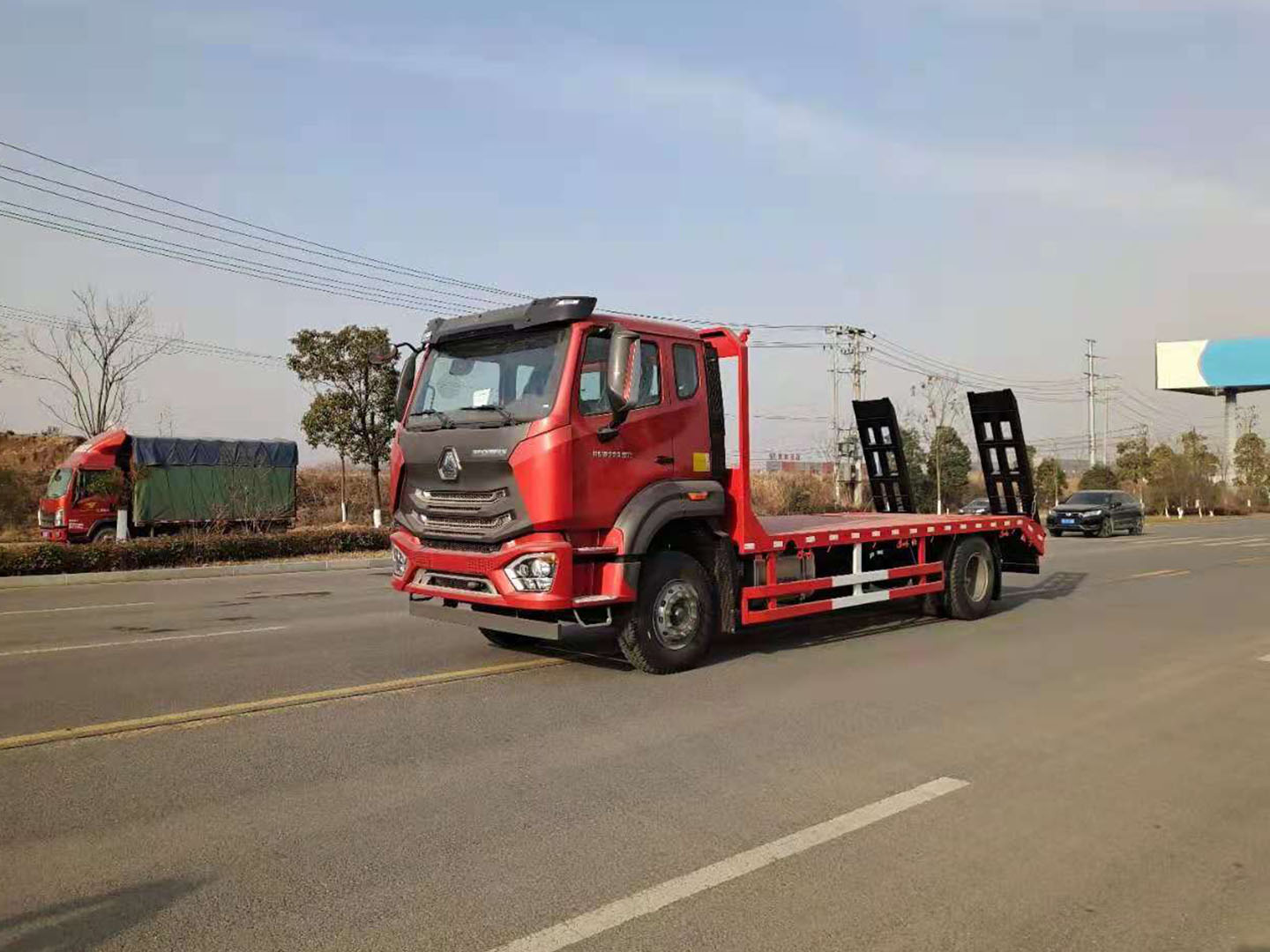 國(guó)六重汽豪沃平板運(yùn)輸車