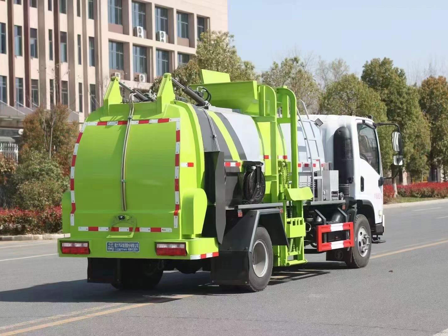 國六陜汽軒德餐廚垃圾車