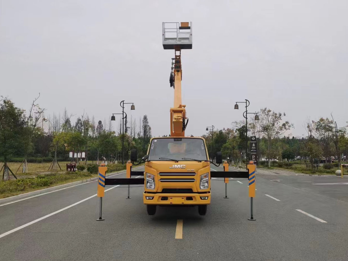 江鈴國六單排座17.5米高空作業車