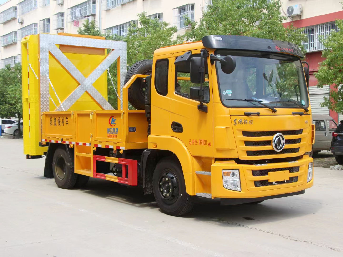 東風錦程單橋防撞緩沖車