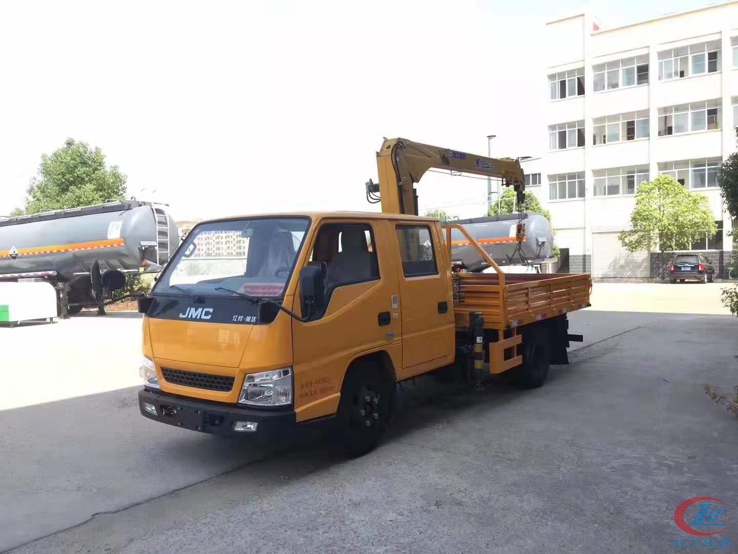 湖北程力江鈴藍牌2噸隨車吊高清圖