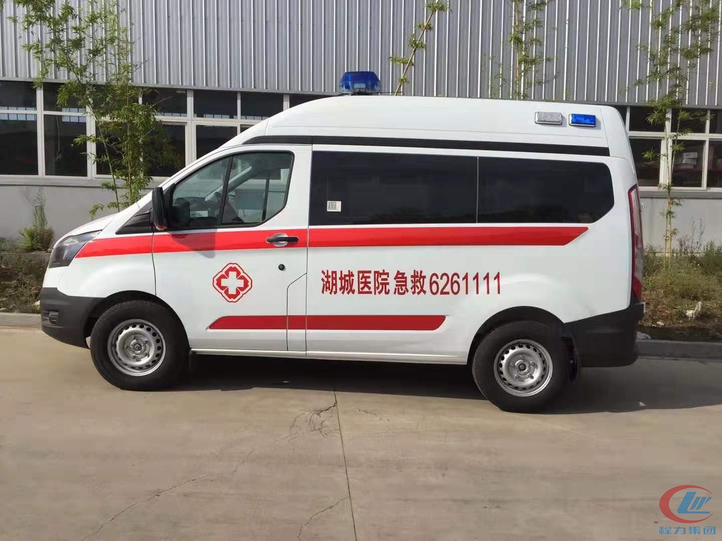 福特短軸中頂轉運型救護車